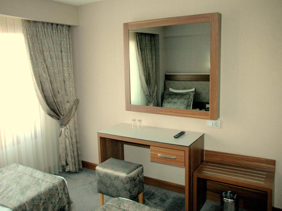 Hotel Buyuk Paris イスタンブール 部屋 写真